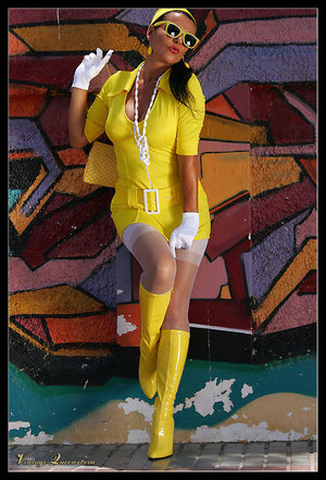 18 year old cuties Gigi Rivera & Teagan Summers strip down to socks on blanket